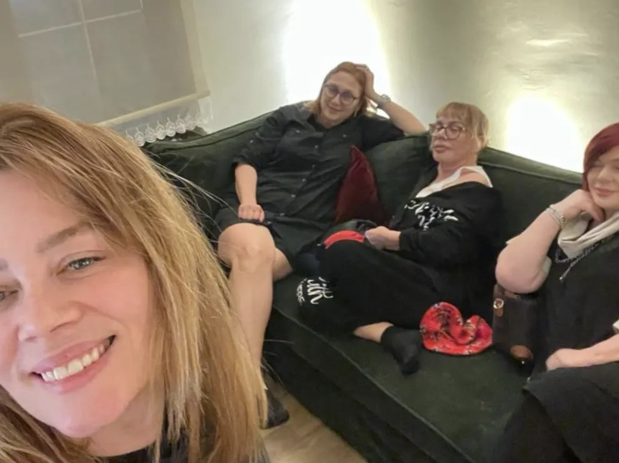 bahar sezen aksu demet evgar