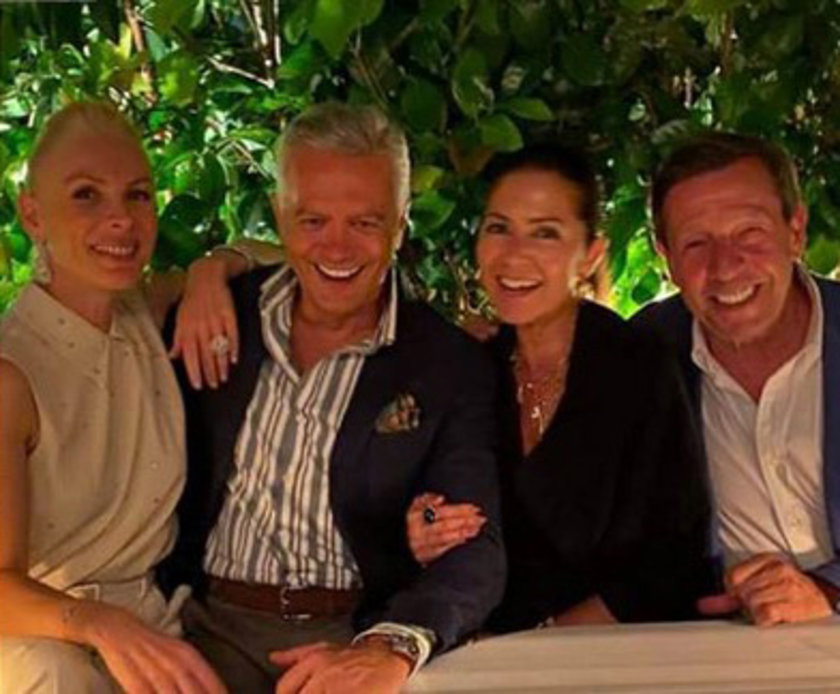 şebnem çapa ve dostları yemekte