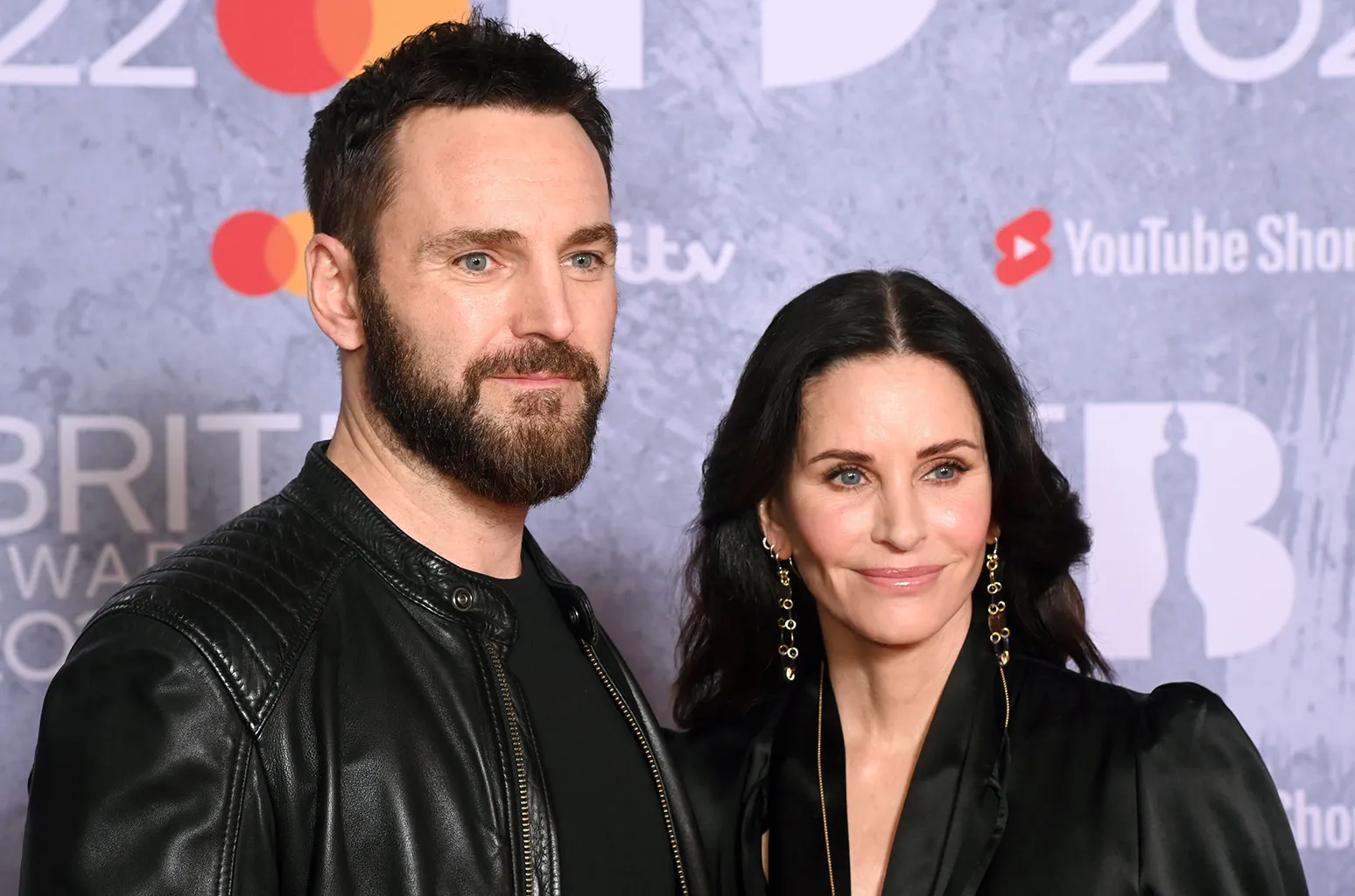 Johnny-McDaid-and-Courteney-Cox-BRIT-AWARDS-2022-billboard-1548