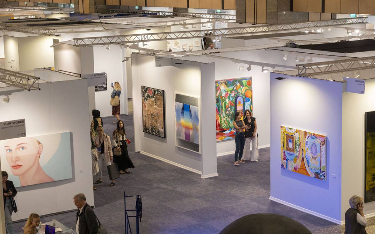 contemporary-istanbul-bloom-