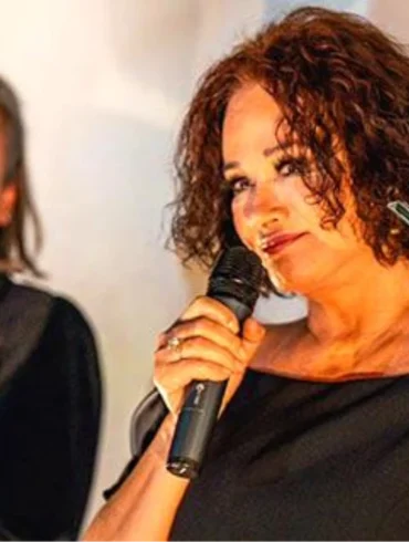 Müjde Ar, “Yaşam Boyu Başarı ve Onur Ödülü” Aldı! 22 mujde ar 50 sanat