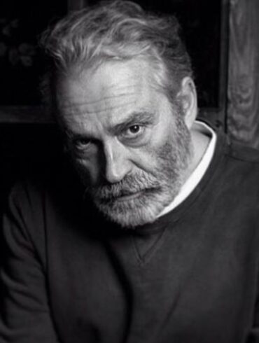 MV5BMDYyYWVkYzktNDdlNi00ZjJkLWJhODEtMDliMjIzODFjYTUyXkEyXkFqcGdeQXVyMjQwMDg0Ng@@. V1