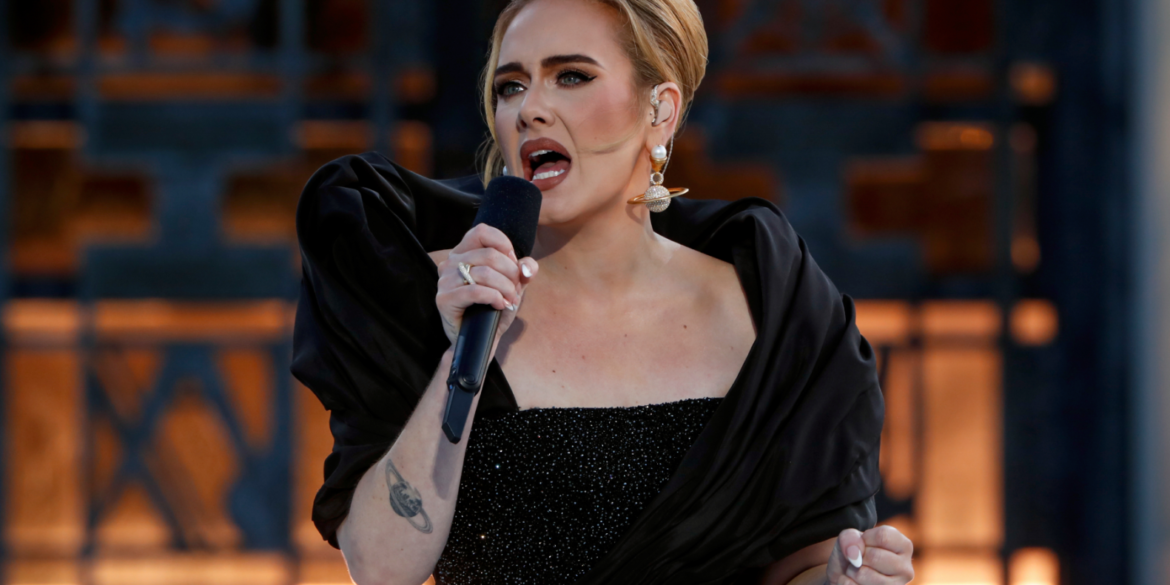Adele, Homofobik Seyircisine Tepki Gösterdi 19 Adele