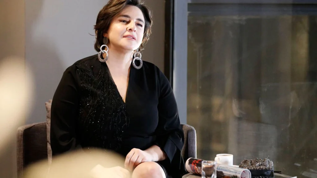 Esra Dermancıoğlu Yeni Dizisine Hazırlanıyor: Siyah Kalp 20 Esra Dermancioglu