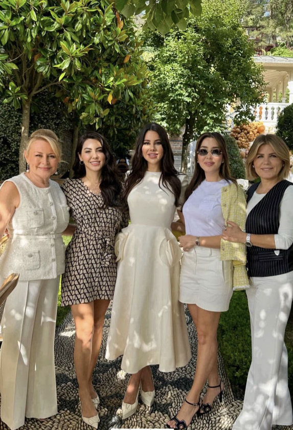 Pırıl Çetindoğan Kokuludağ'ın Kızı Yasemin Bebeğe Yalıda 40. Gün Kutlaması 20 Yasemin