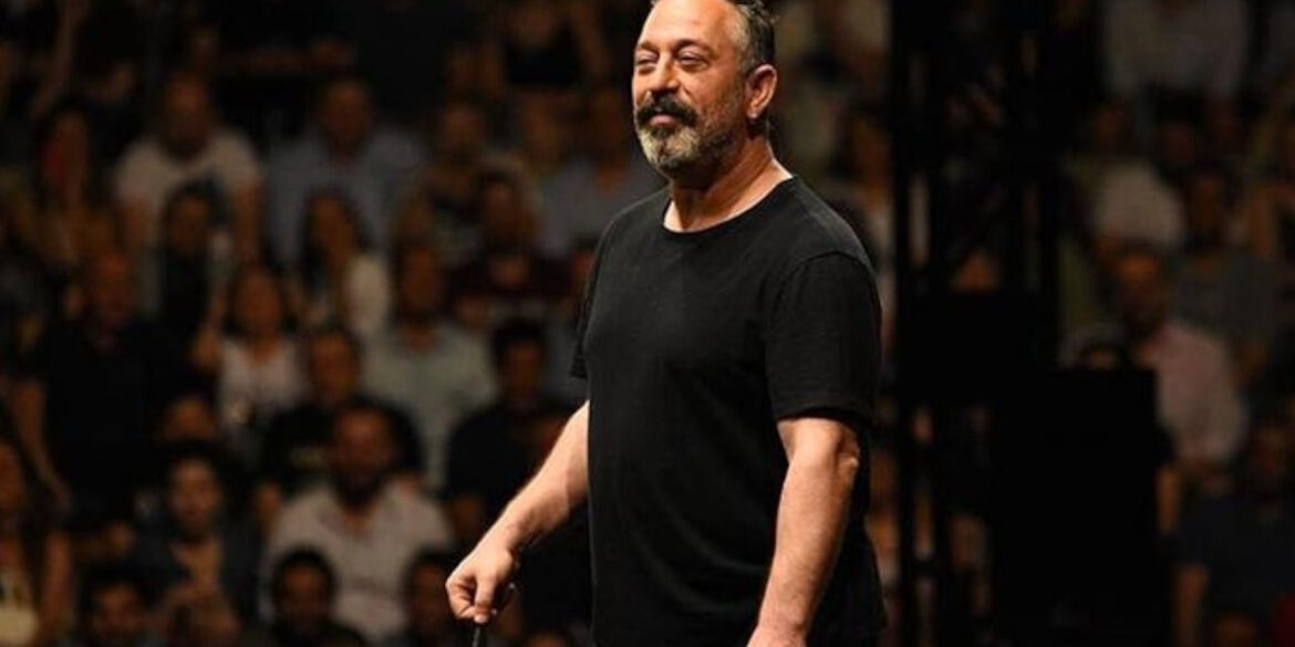 Cem Yılmaz, Sağ Gözünün Görme Yetisinin Yüzde 50’sini Kaybetti! 30 cem yilmaz