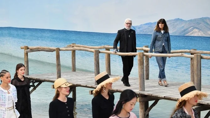 Chanel Kreatif Direktörü Virginie Viard, görevinden ayrılıyor. 