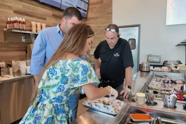 Ceyda Ateş ve eşi Amerika'da Restoran Açıyor 24 Ceyda Ates ve esi Amerikada Restoran Aciyor 02