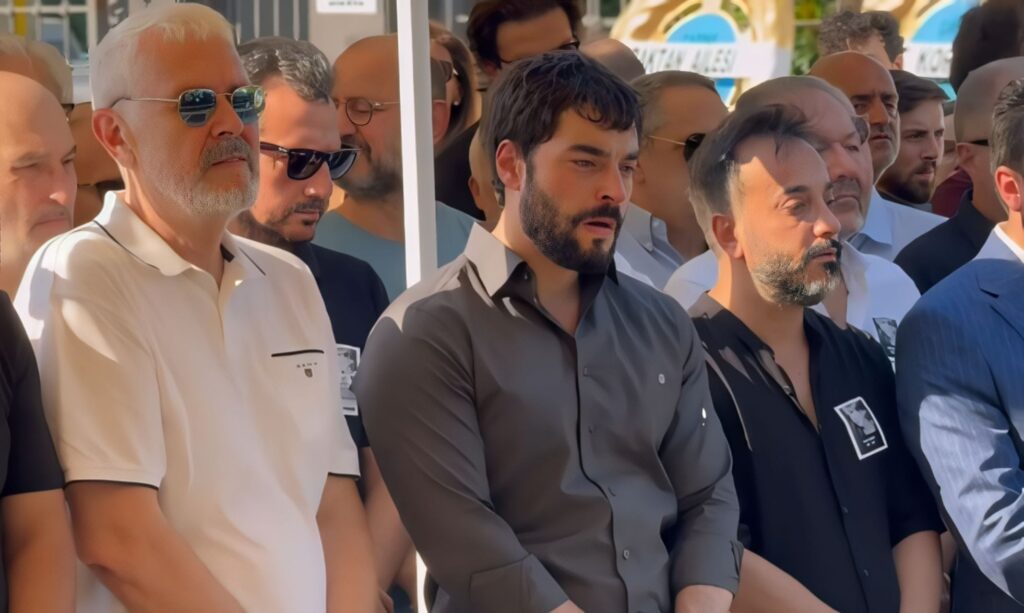 Hande Erçel Tanımadığı Akın Akınözü'nü Cenazede Yalnız Bırakmadı 22 akin akinozu 03