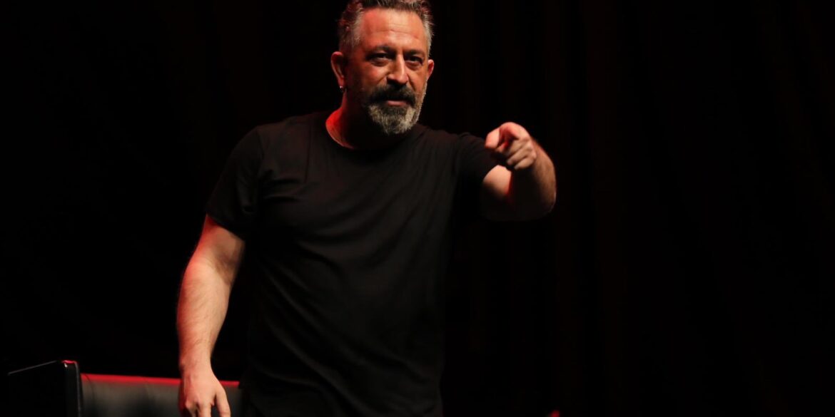 Cem Yılmaz, Lüks Teknesini Sattı: 30 Milyon TL Zarar Etti 22 cem yilmaz