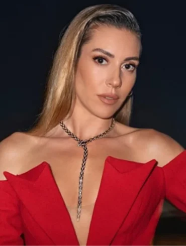 Ekranlardan Uzak Kalan Oyuncu Sinem Kobal, Setlere Geri Dönüyor 25 sinemkobal