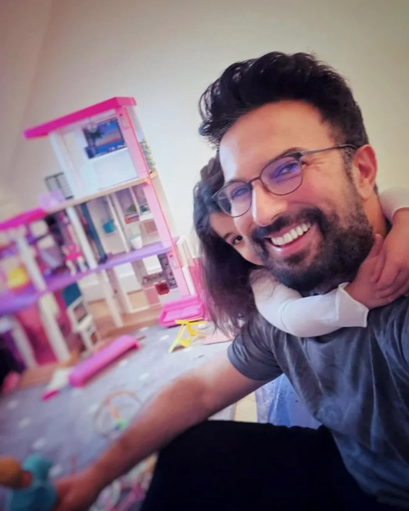 Tarkan, Kızının Bu Kadar Çabuk Büyümesini İstemediğini Söyledi 22 tarkan02