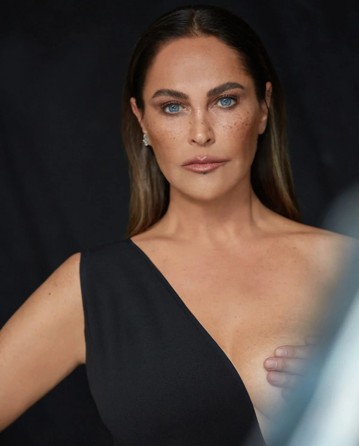 65c140d96417a618__w1200xh1492