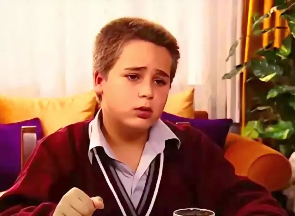 Akasya Durağı'nın Küçük Can'ı Erimşah Bora, Yeni Görünümüyle Şaşırttı 20 Akasya Duraginin yaramaz Cani Erimsah Bora degisimiyle agizlari acik birakti 05
