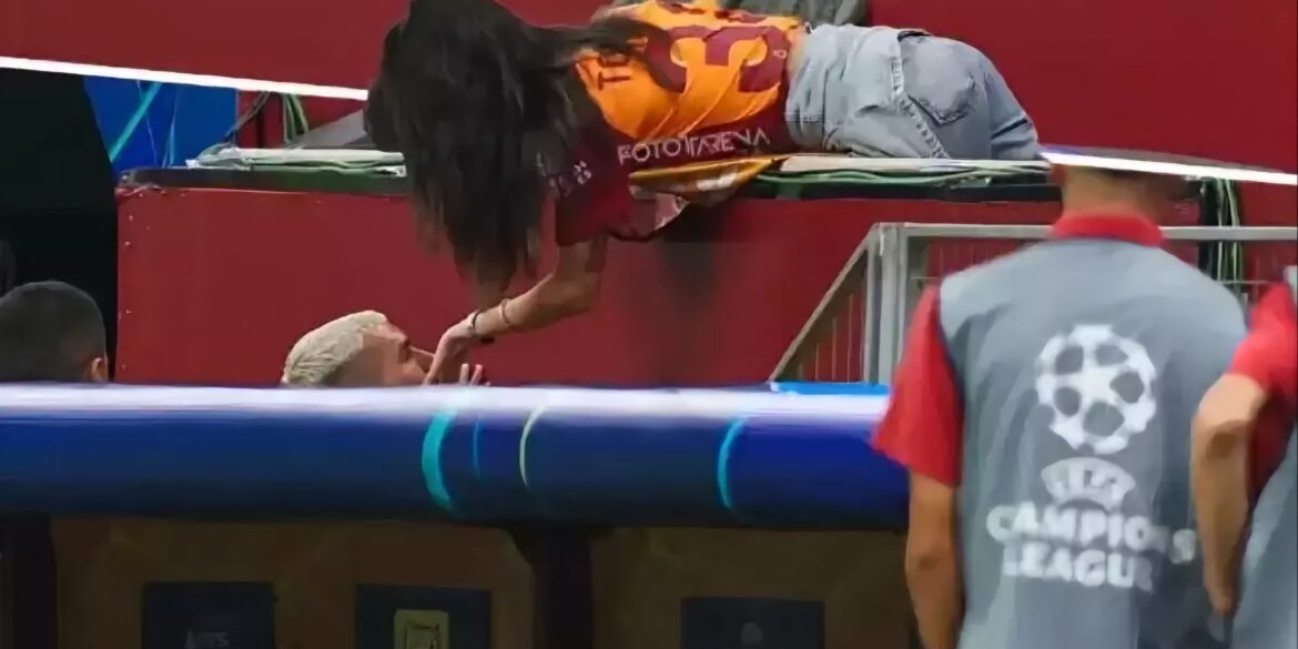 Devrim Özkan, Sevgilisi Lucas Torreia'yı Maçında Yalnız Bırakmadı 23 Devrim Ozkan Sevgilisi Lucas Torreiayi Macinda Yalniz Birakmadi 01