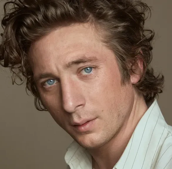 Jeremy Allen White kapak