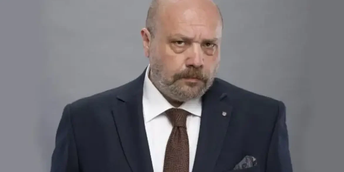 Ahmet Mümtaz Taylan, Dolandırıcıların Hedefi Oldu 27 ahmet mumtaz taylan kapak