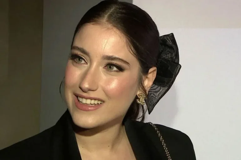 hazal kaya kapak