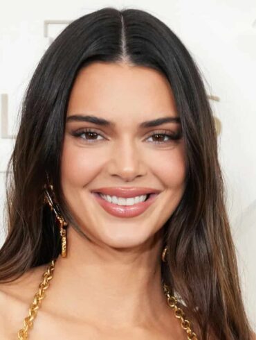 Tory Burch’un Yeni Parfüm Reklamında Kendall Jenner Yer Alıyor 22 kendall kapakk