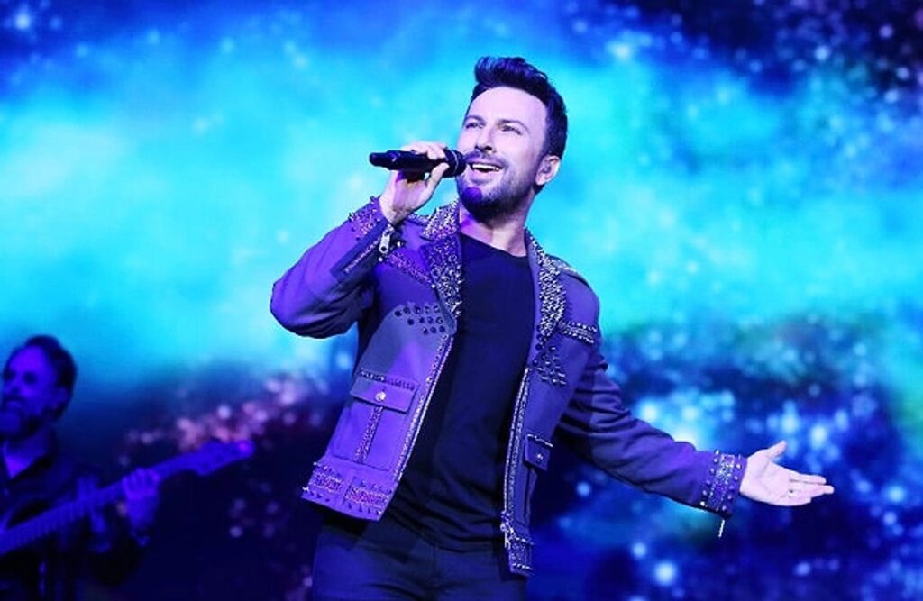 Yıllar Sonra Sahne Alan Megastar, Sesini Seyircilere Duyuramadı 20 tarkan