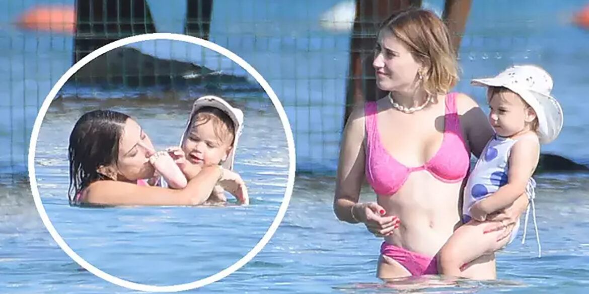 Hazal Kaya'nın Tatil Keyfi: Çocuklarıyla Eğlenceli Anlar 29 22