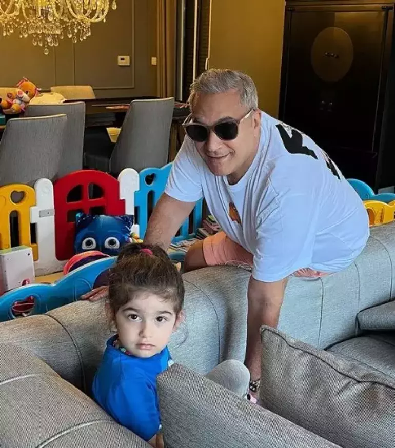 Mehmet Ali Erbil, Torunu Elisa'nın İlk Okul Gününde Yanındaydı! 26 66d6bab1fe33691c8fb77667