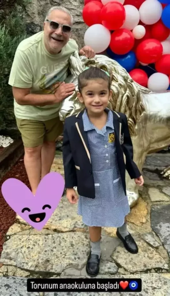 Mehmet Ali Erbil, Torunu Elisa'nın İlk Okul Gününde Yanındaydı! 30 66d6bb6cfe33691c8fb77672
