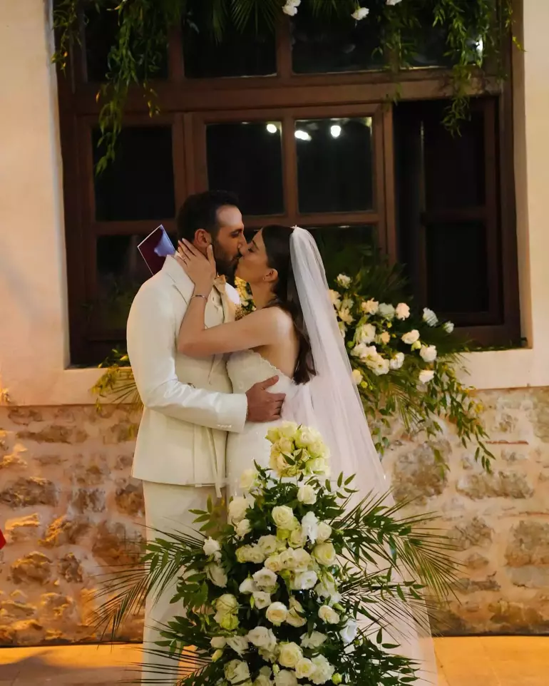 Beril Pozam ve Ersin Arıcı'dan Romantik Paylaşım! 22 66dd570737446c241540a822