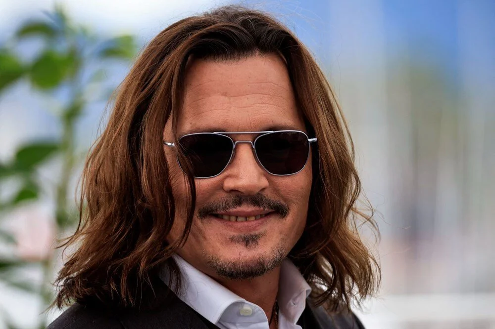 Johnny Depp’in Dişleri Yenilendi: "Korsan Dişleri Tarihe Karıştı!" 20 9G68Sodzhk acoBHB yXoA