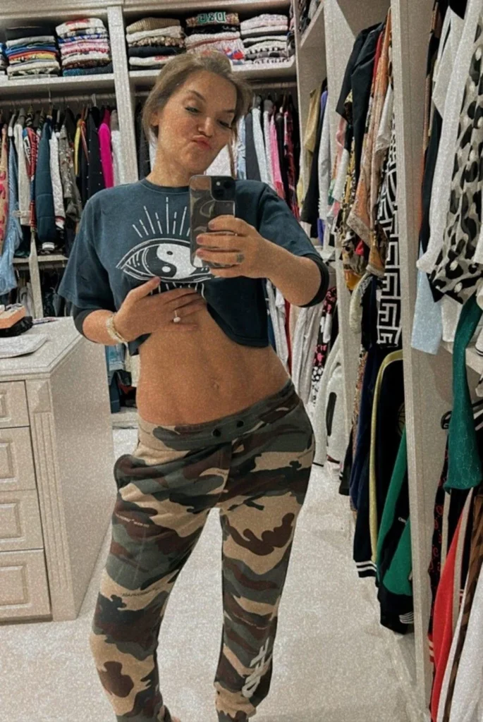 Demet Akalın’a Ücretsiz Klip Çekim Yeri, Shakira’ya 250 Bin Dolar 22 duj7FZl5s02y04 0UCr2SA