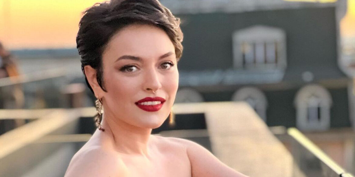 Ezgi Mola'dan Oğlu Can ile Yeni Pozlar 24 ezgi molanin yeni dizisinde partneri belli oldu iuiq