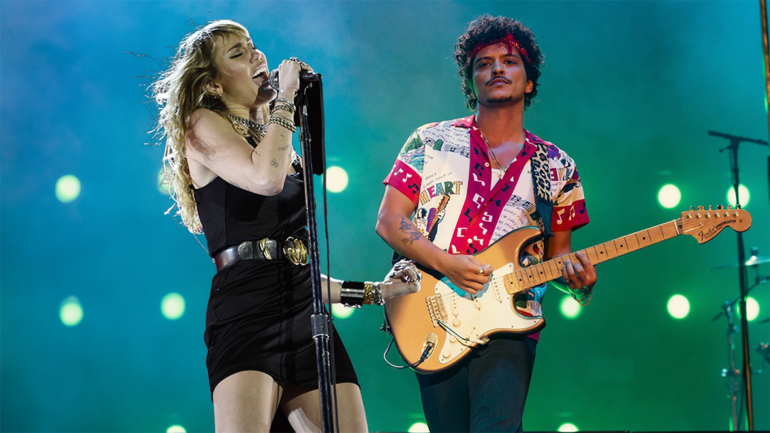 miley cyrusa flowers sarkisi nedeniyle dava bruno marsin sarkisini kopyalamakla suclaniyor vwkd