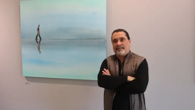 ressam orcun cadirci odunc imgeler sergisini sanatseverlerin begenisine sundu 1711703477