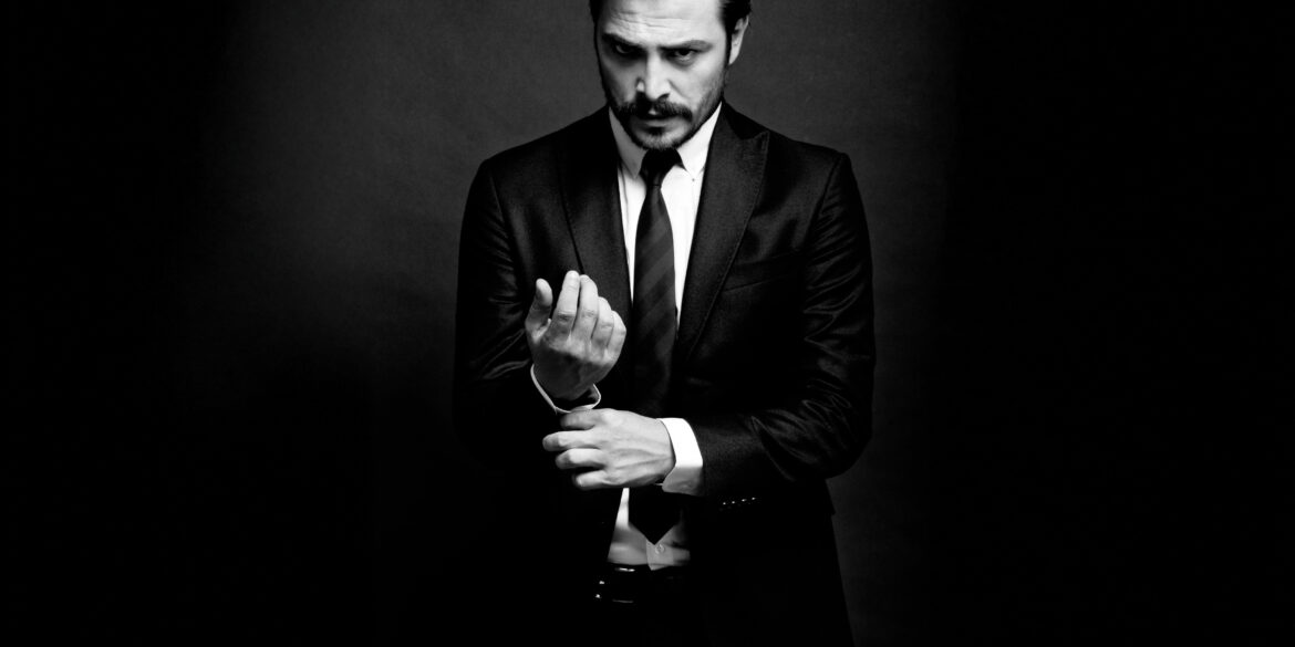 Ahmet Kural, Oğlunu Anlattı: "Kaşı Gözü Çok Oynuyor" 27 kapak 6