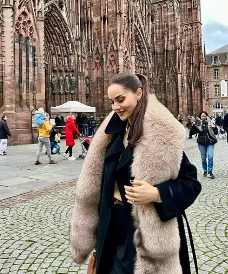Fahriye Evcen'in Giydiği Kürk Gerçek mi? 20 67383f7a4870ab9862fbbf98