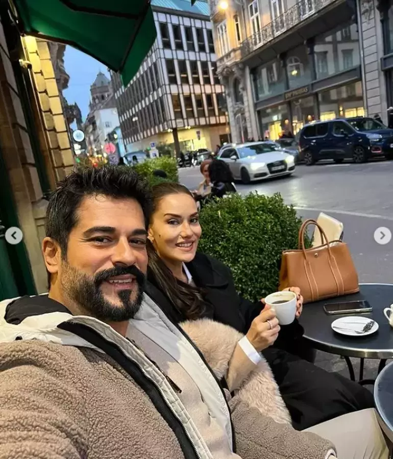 Fahriye Evcen'in Giydiği Kürk Gerçek mi? 22 67383ff44870ab9862fbbfa1