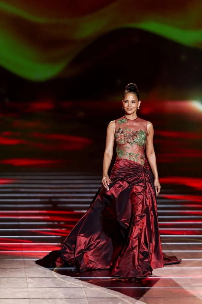 Halle Berry, 22 Yıl Sonra Oscar Elbisesini Tekrar Giydi! O Gece Oscar Tarihine Geçmişti 24 9fES1Ey1oEKab4aEHD73vQ