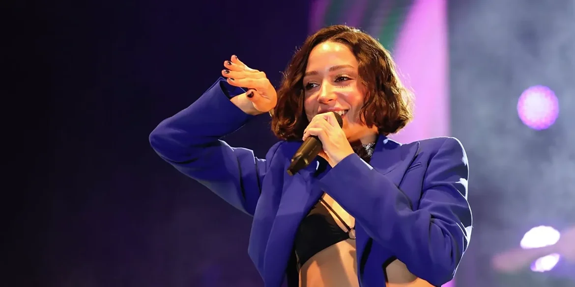 unlu sarkici zeynep bastik en seksi turk kadini secilince sosyal medya ikiye bolundu 1731574633