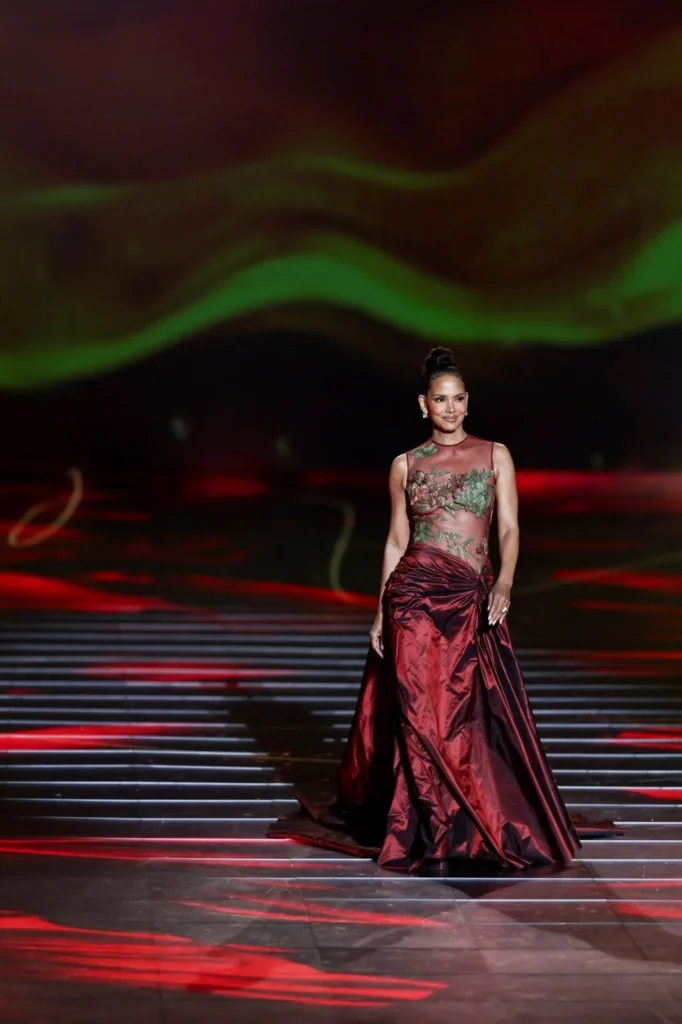 Halle Berry, 22 Yıl Sonra Oscar Elbisesini Tekrar Giydi! O Gece Oscar Tarihine Geçmişti 22 vagAxNEtf0ep0awLHhnLkw
