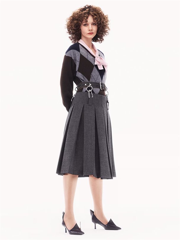 Carey Mulligan, Prada 2025 İlkbahar Kampanyasında Altı Farklı Kadın Karakteri Canlandırdı 24 53