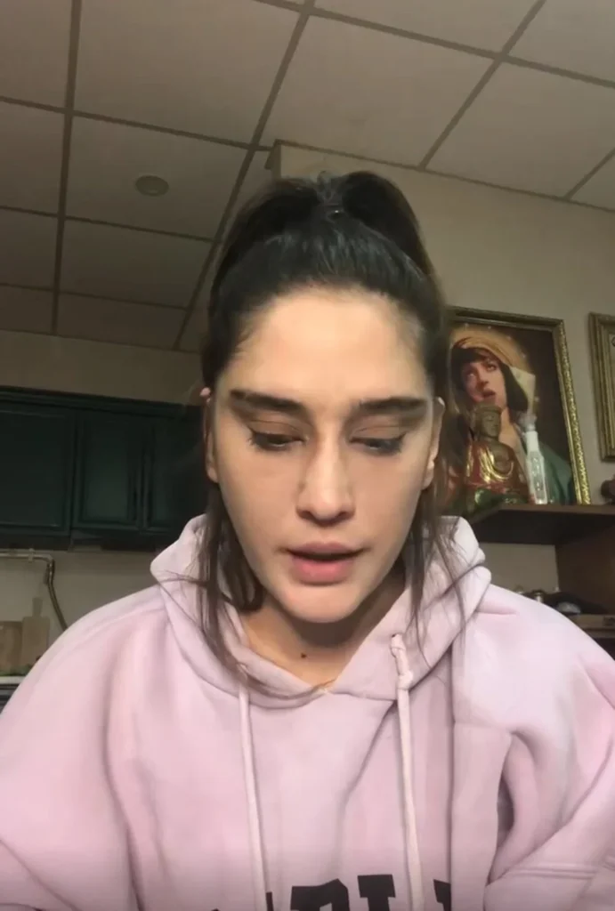 Zeynep Koçak, Film Setindeki Zorbalığı İlk Kez Açıkladı: "Çirkin ve Değersiz Olduğuma İnandım" 20 IJkVQVafAEC0HIbqPEQ4Dg