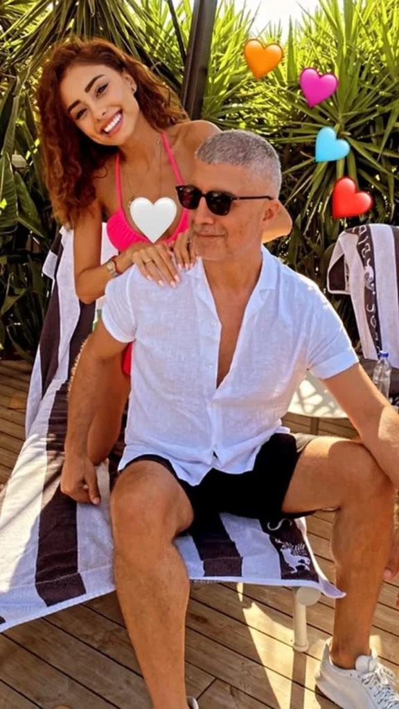 Özcan Deniz ve Samar Dadgar, 2. Evlilik Yıl Dönümlerini Kutladı: "İyi ki Yolumuz Kesişti" 32 Uzfyz8h DkOW tgUiKE7zQ