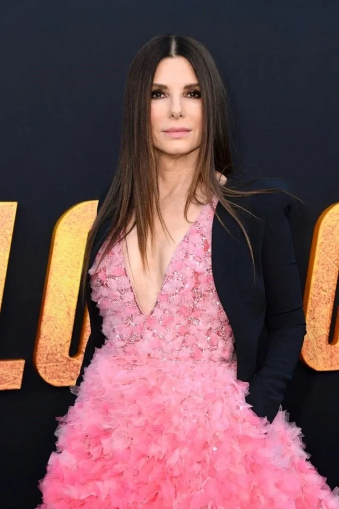 Oscar'lı Sandra Bullock, Hayranlarını Sahte Sosyal Medya Hesaplarına Karşı Uyardı 20 7VAVaXG7rkucKTZqGyTV1Q