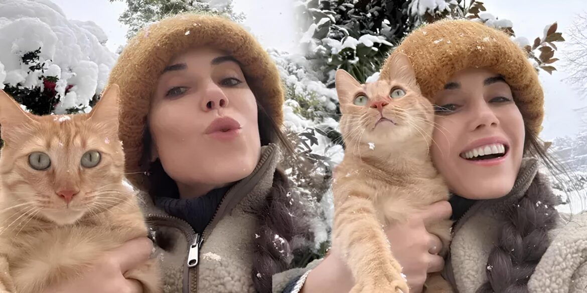Cansu Dere, Kedisiyle Kar Keyfi Yaparken O Anları Paylaştı 19 kapak 4 1