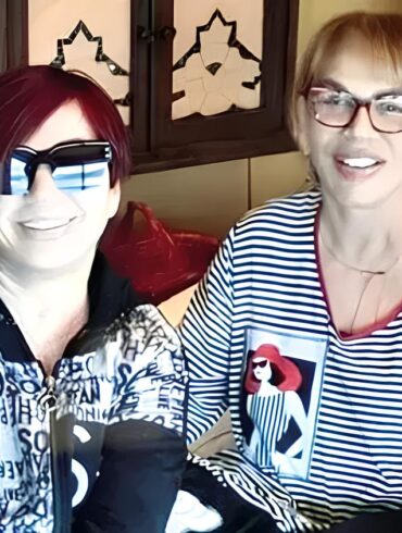 Sezen Aksu’nun Yaratıcı Yetenekleri: Mücevherden Ayakkabıya, Albüm Çalışmalarına 22 kapak 62