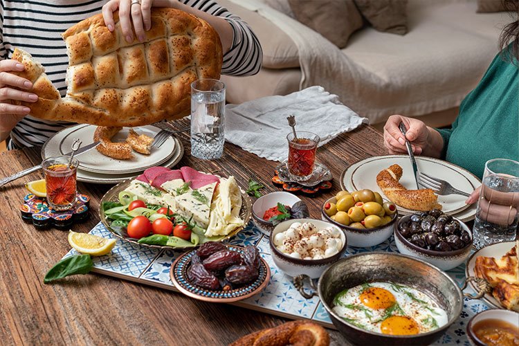 Ramazan'da Sağlıklı Beslenme: Bilimsel Gerçekler ve Pratik Öneriler 24 6
