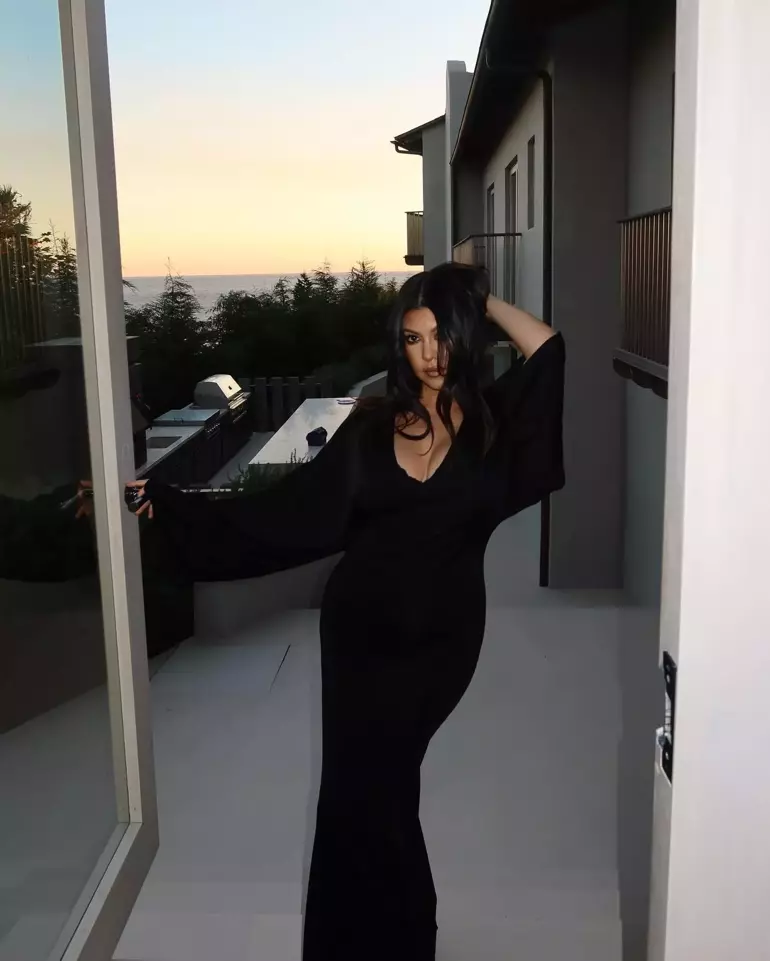 Kourtney Kardashian, Oğlu Mason Disick Hakkındaki Şaşırtıcı İddialara Yanıt Verdi 26 67c13d96c27846a96bd33c14