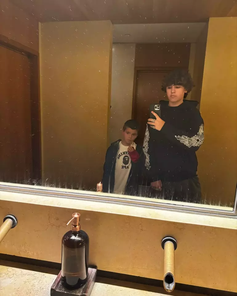 Kourtney Kardashian, Oğlu Mason Disick Hakkındaki Şaşırtıcı İddialara Yanıt Verdi 28 67c13da3c27846a96bd33c17