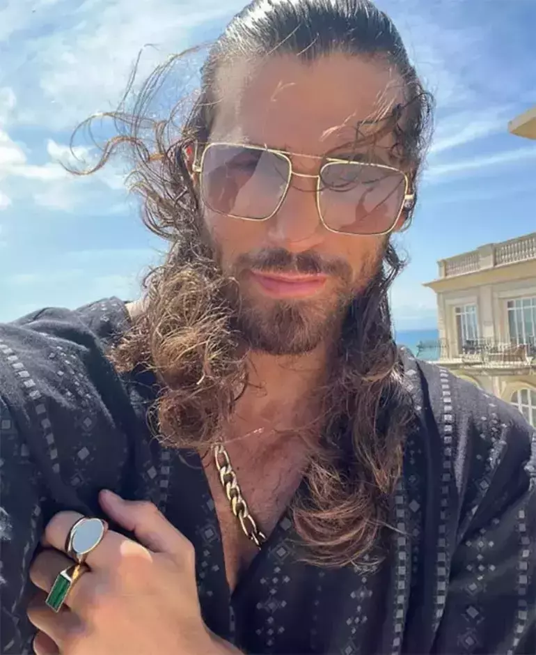Can Yaman’ın Instagram’a Dönüşü Olay Oldu: 24 Saatte Binlerce Takipçi Kazandı! 20 67caa578055f3c2a0d2e3d4f