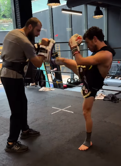 Buray'dan Instagram'da Boks Videosu Paylaşımı 20 Ekran goruntusu 2025 05 11 102825